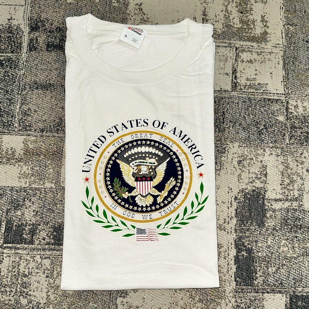Fruit of the Loom Mens XL T-Shirt White USA Great Seal In God We Trust HD Cotton